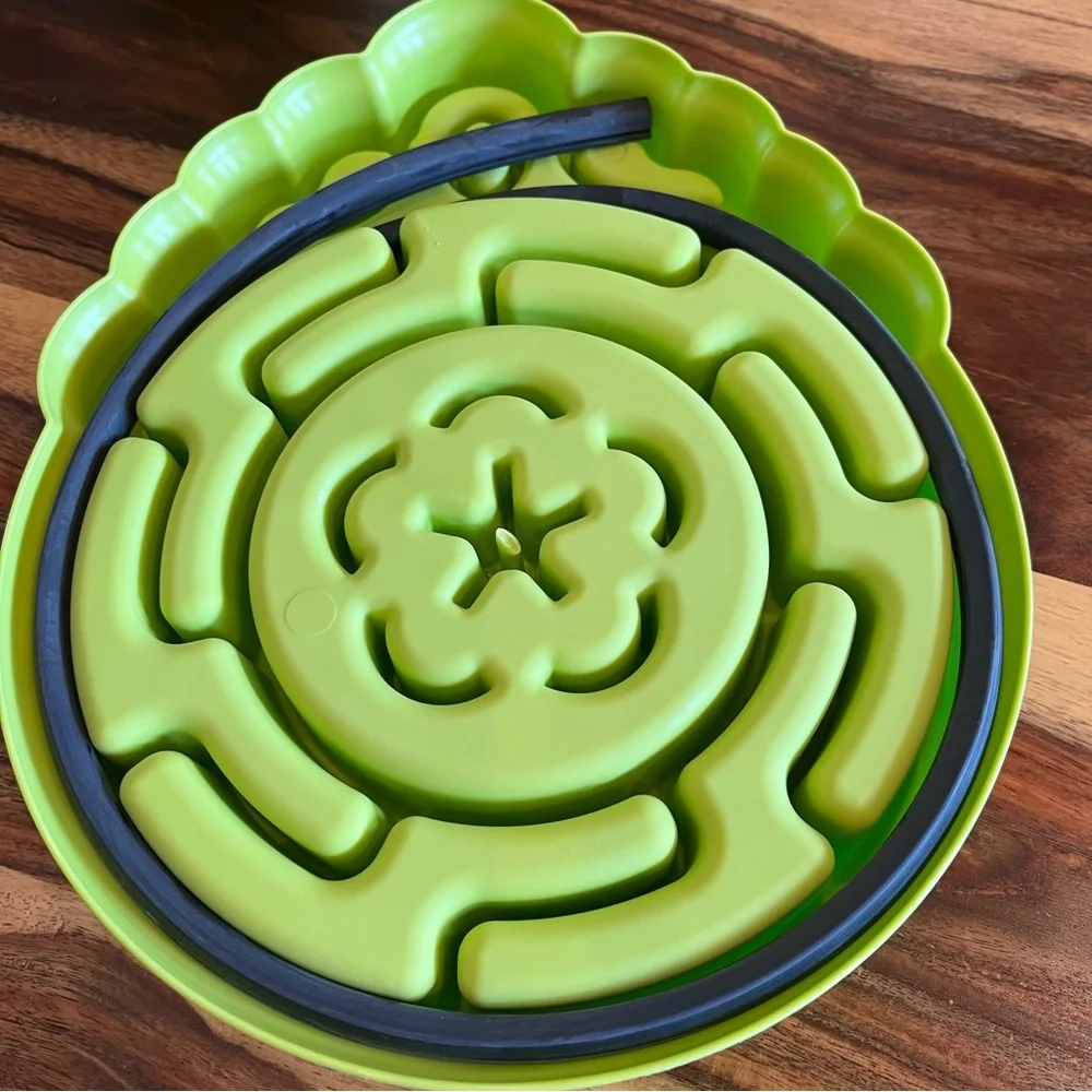 NIB Lime Green Strawberry Flower Pet Slow Feeder Bowl